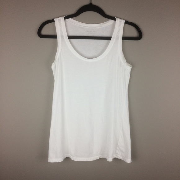 Everlane Tops - ⬇️ Everlane white 100% Subpima Cotton tank top